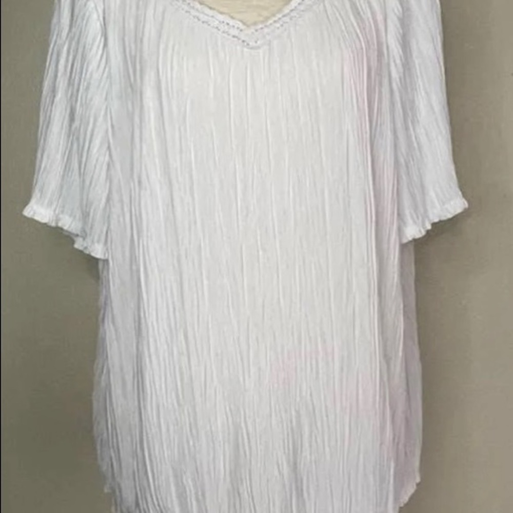 🏝️Est. 1946 Beachy Lightweight Cato Solid White Crinkled Top. Lace Trim.- Large